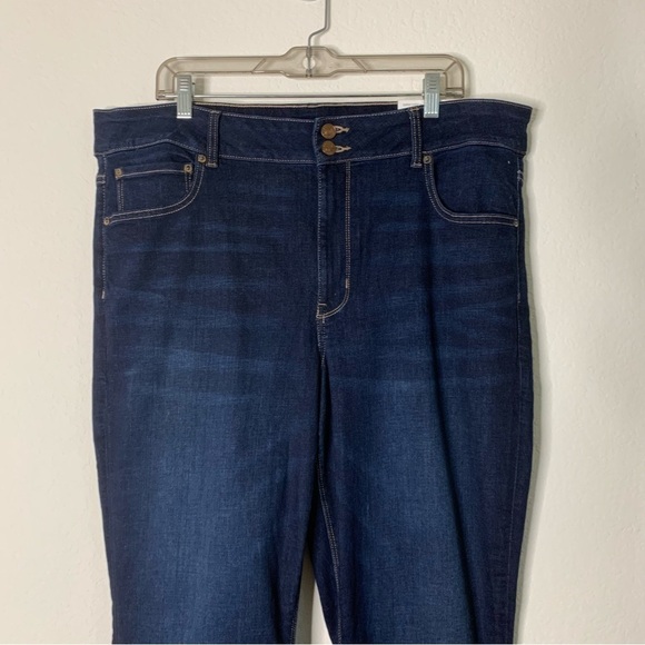 American Eagle women’s dark blue hi rise artist flare jeans 20 long - Picture 11 of 12